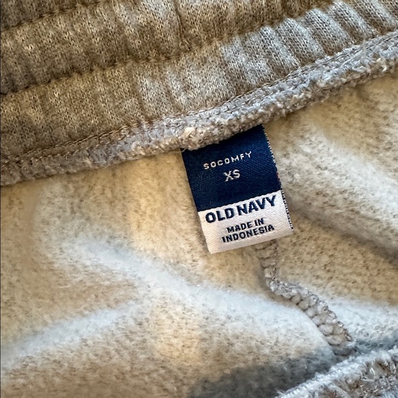 Old navy wide leg sweatpants - Picture 2 of 3